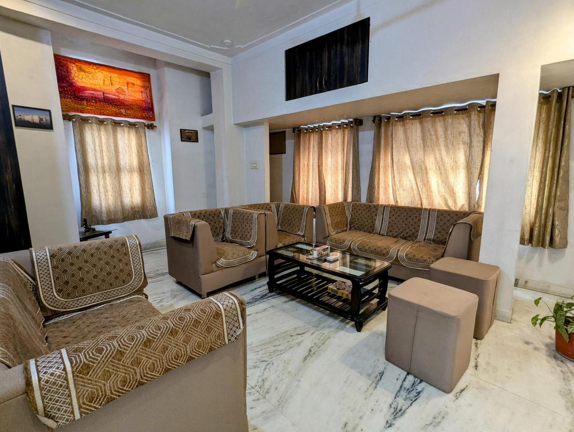 Punia'S Staycation อุเดเปอร์ ภายนอก รูปภาพ